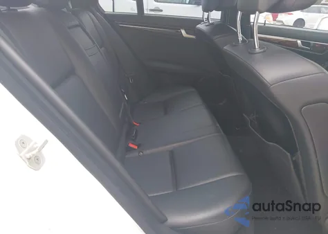 2014 Mercedes-Benz C 250 Luxury/Sport из США, поврежденный, VIN WDDGF4HB8ER315244